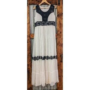 Giacomo Cinque Sleeveless Maxi Lined Lace Dress